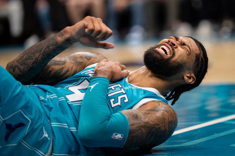 队身上砍下 队身上砍下